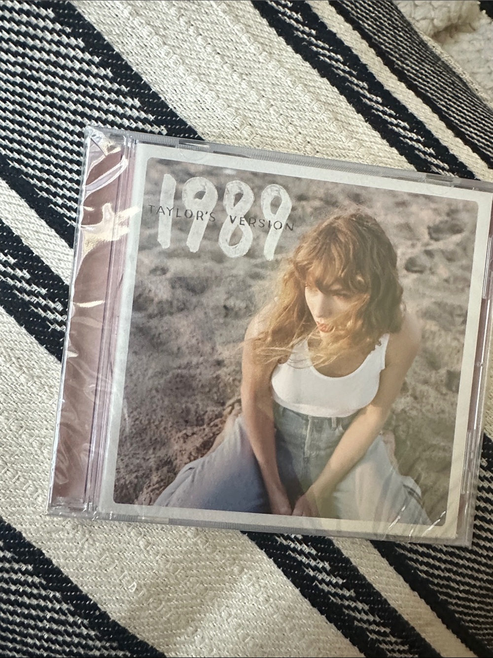 Taylor Swift CD — pink 1989 (Taylor's Version) Cover
